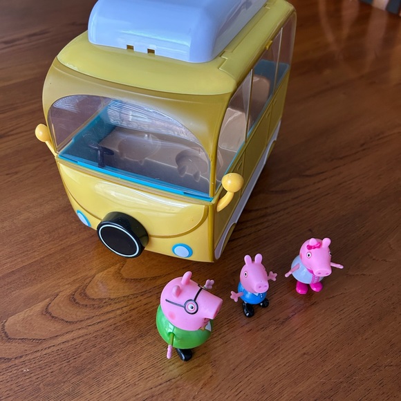 Peppa Pig RV Camper by Jazwares - Picture 2 of 11